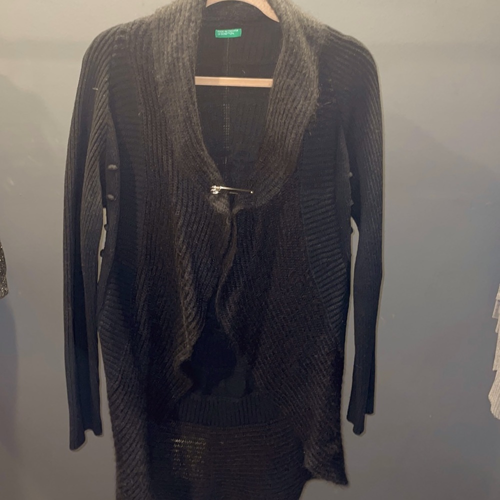 Colors of Benetton black cardigan duster. Size Large. safety pin closer.